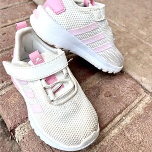 6c toddler Adidas super cute white and pink like new